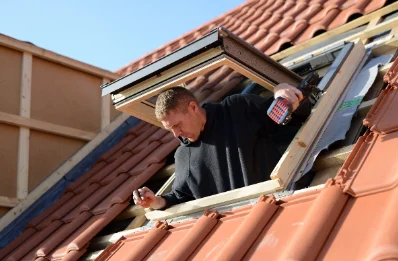 Pose de fenêtres de toit Velux à Noirval